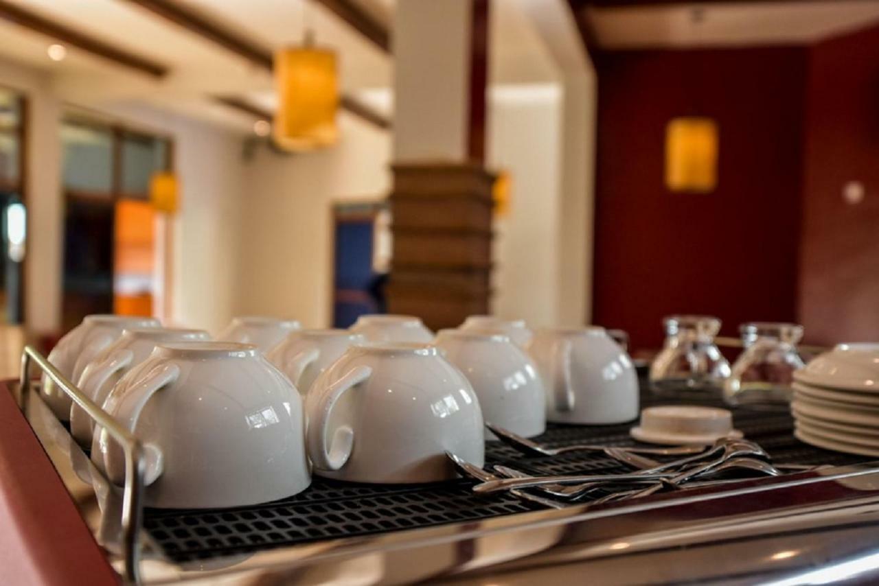 Orient Park Hotel Кигали Екстериор снимка