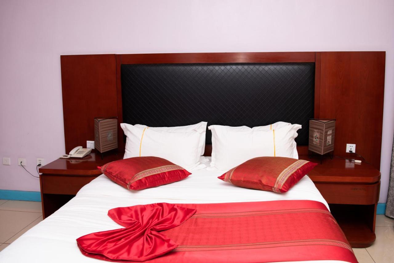 Orient Park Hotel Кигали Екстериор снимка