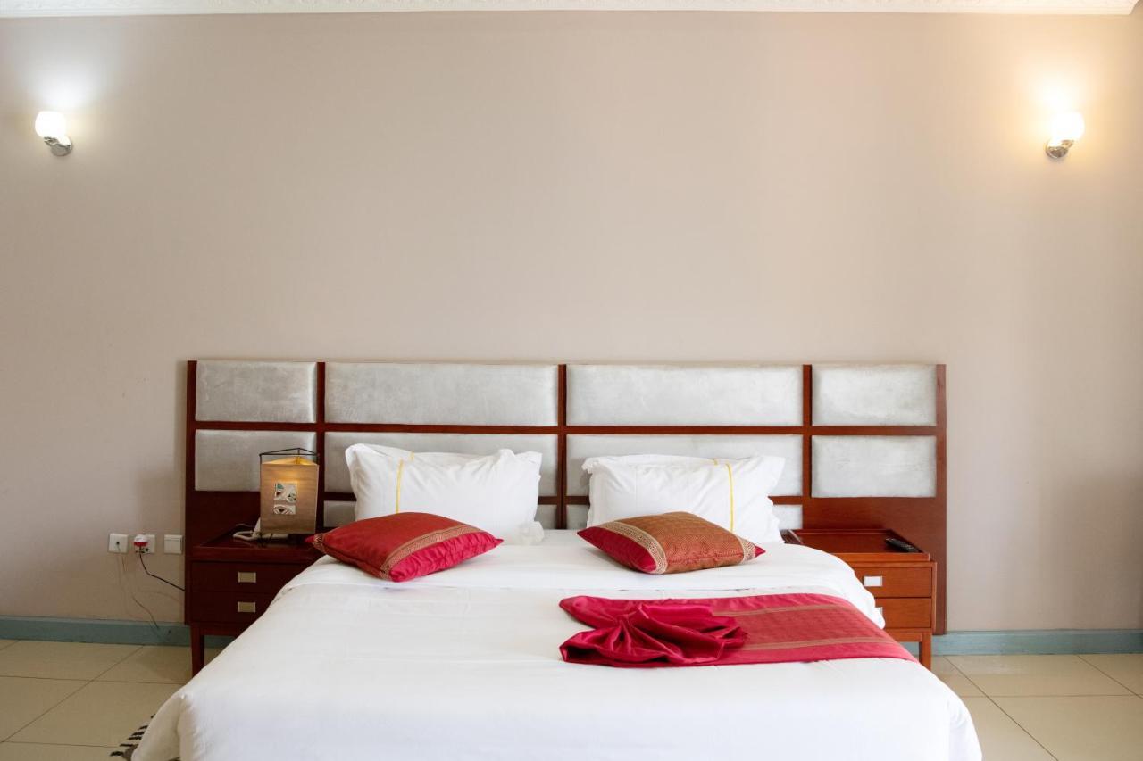 Orient Park Hotel Кигали Екстериор снимка