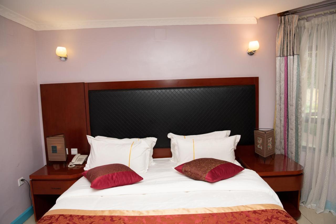 Orient Park Hotel Кигали Екстериор снимка