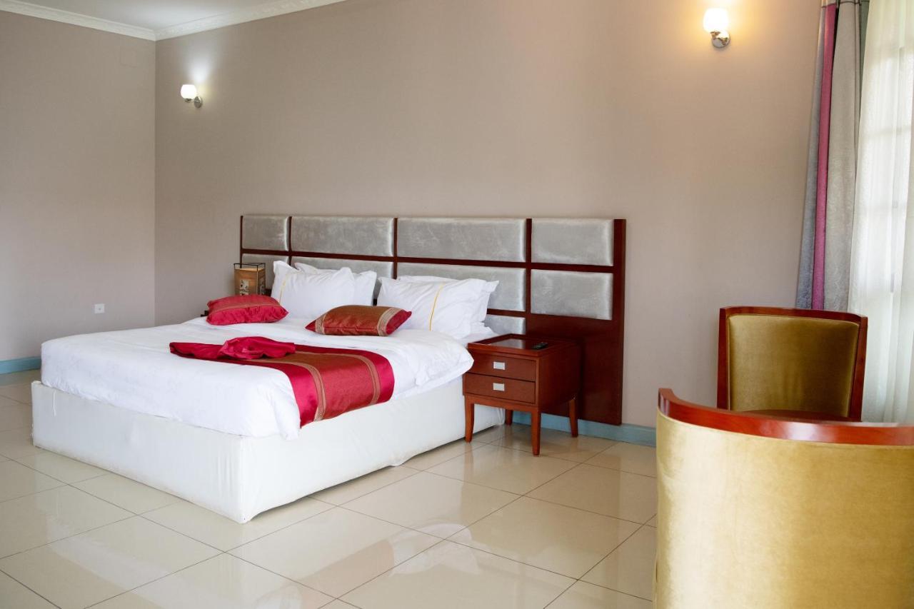 Orient Park Hotel Кигали Екстериор снимка