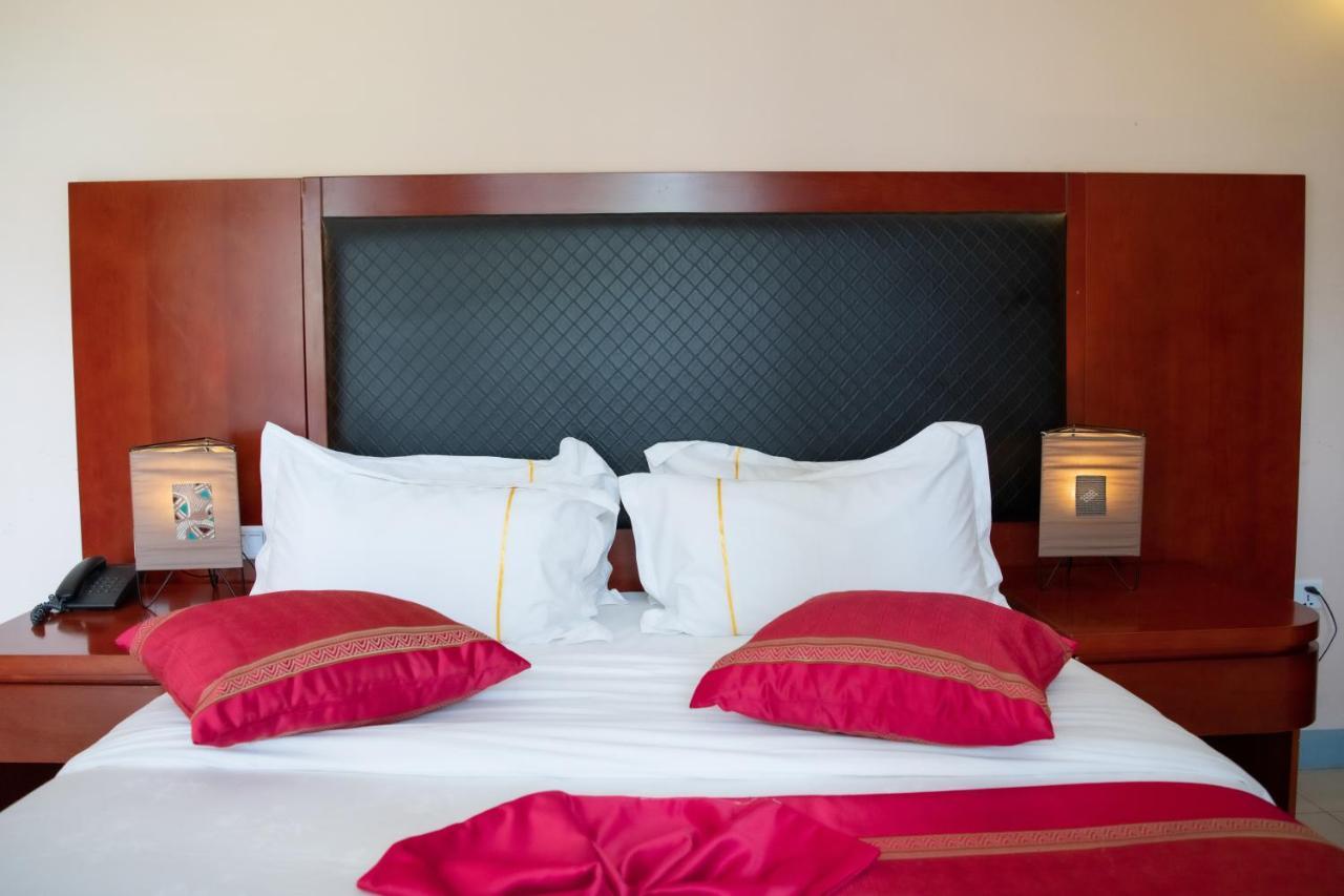 Orient Park Hotel Кигали Екстериор снимка
